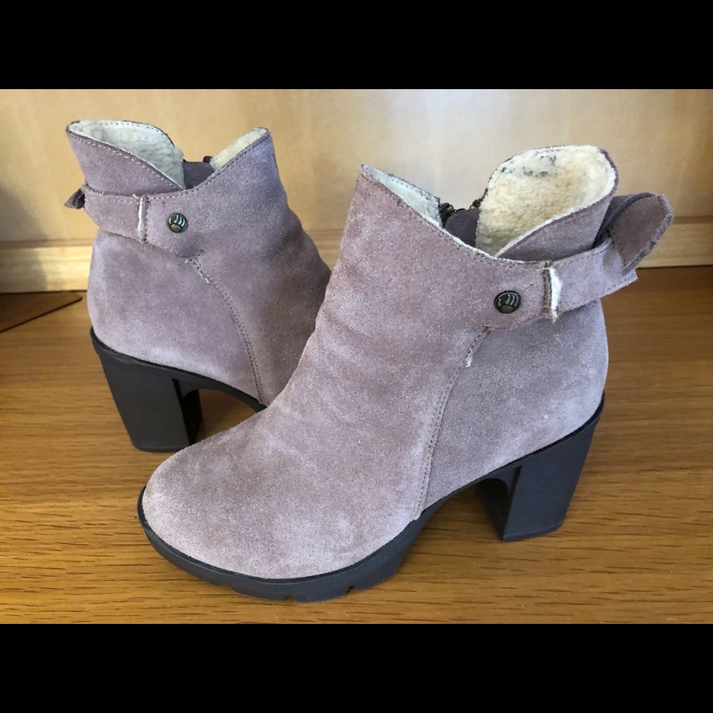 Bear 🐾 paw Eden heel booties